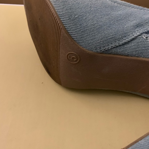 Woman’s heals - Picture 2 of 16